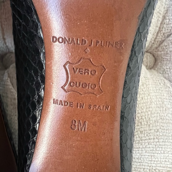 Donald J Pliner Black and White Snake Skinned Shoes - Picture 6 of 6
